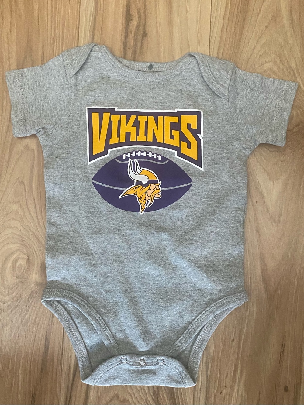 Minnesota Vikings NFL Gray Baby One-Piece Bodysuit - Size 6/9 Months